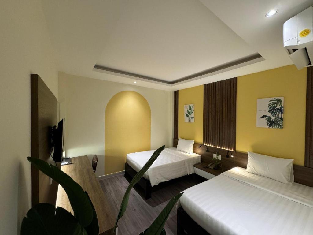 Hotel La Phan Huy Ich 3*