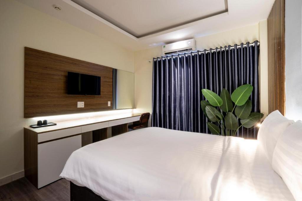 La Phan Huy Ich Ho Chi Minh City