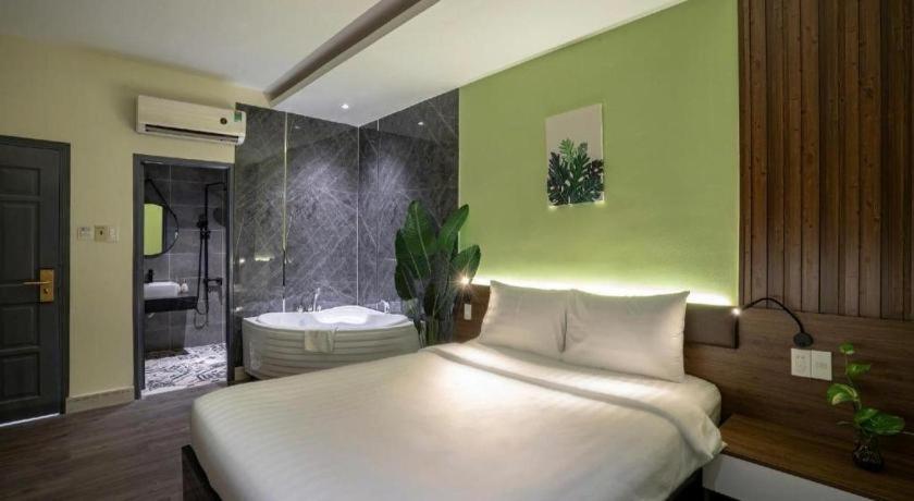 Hotel La Phan Huy Ich Ho Chi Minh City