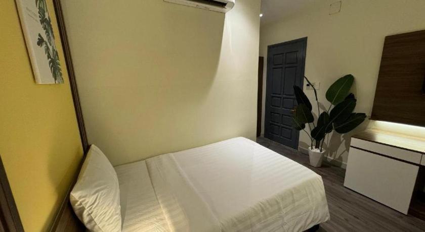 Hotel La Phan Huy Ich